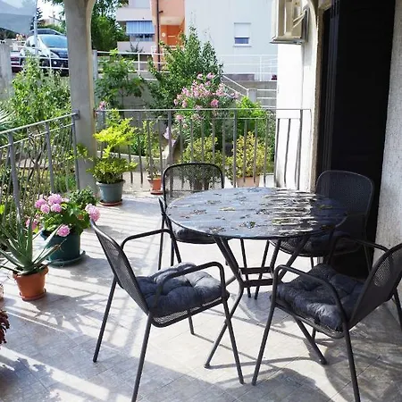 Astrea Apartment *